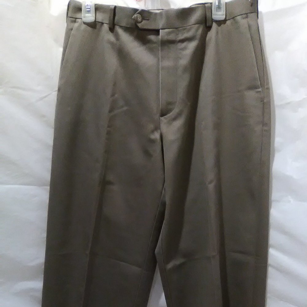 Dockers D-4 Flat Front Relaxed Fit Dress Pants Color Gray Size 32/30